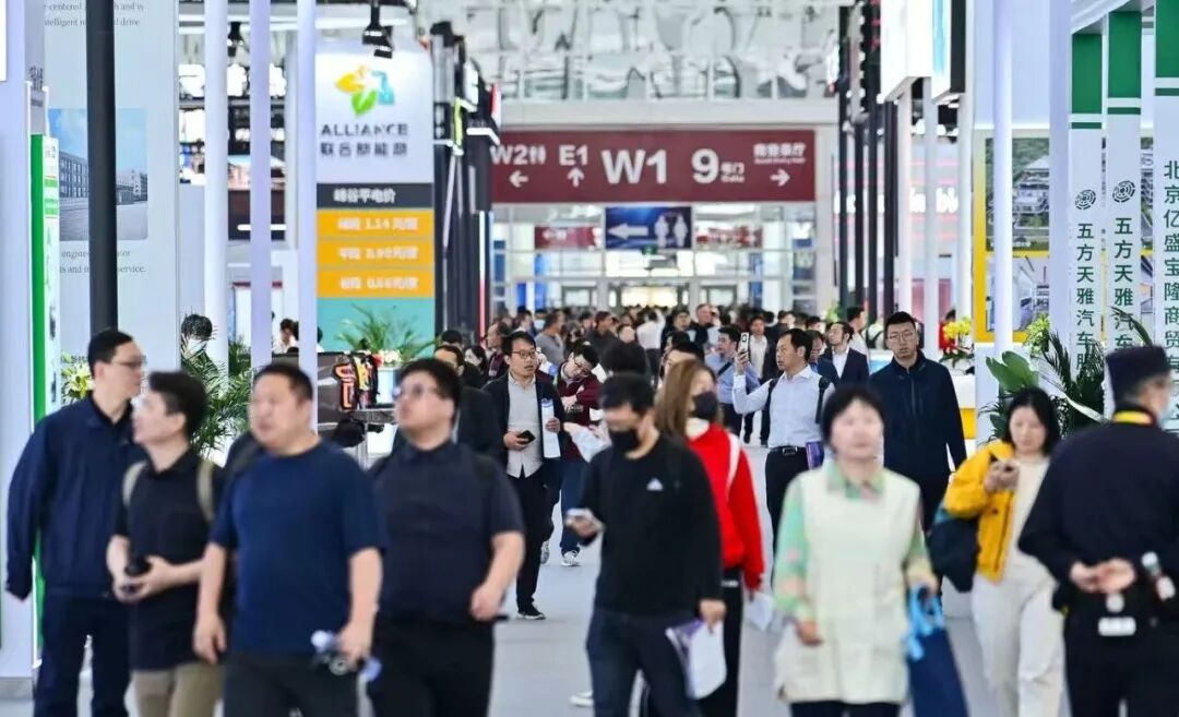 经济热点快评｜在北京车展，看中国汽车如何驶向未来_人民日报